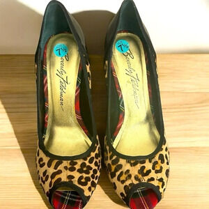 Beverly Feldman leopard pumps size 7.5 good used condition